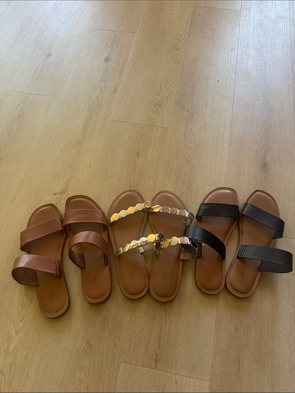 Universal Thread Women's Brown and Black Leather Slide Sandals (3 Pair)